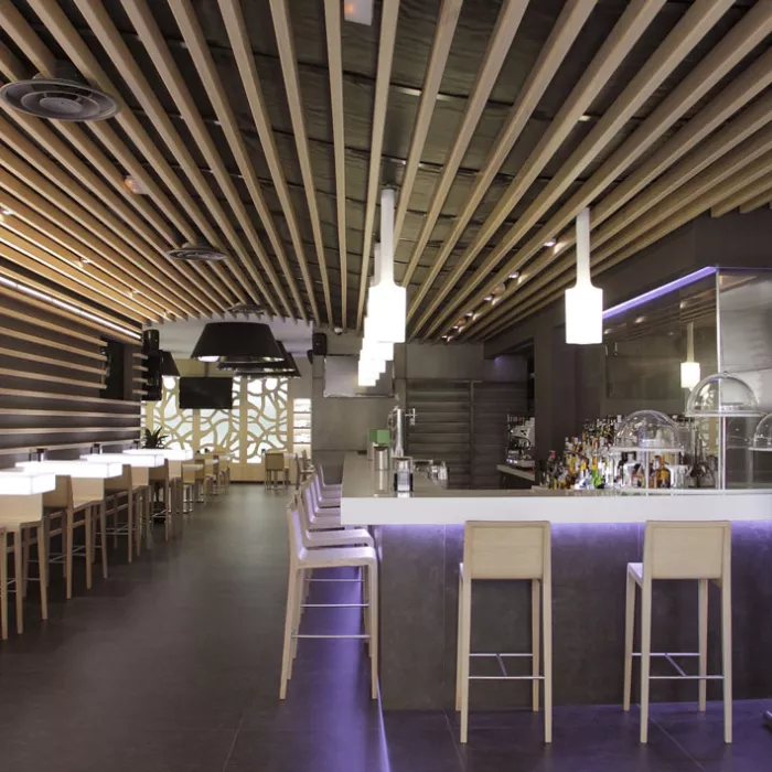 HIMACS ilumina la nueva Cerveceria Islia